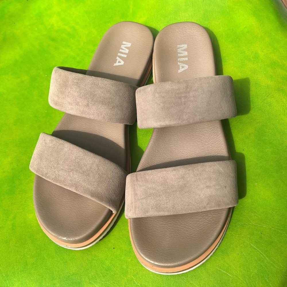 MIA Slide Sandals VALERI Taupe Suede Size 8